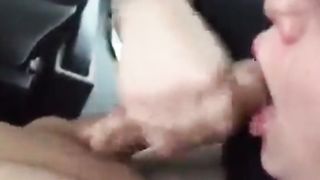 Slutgirl sucks stranger in car