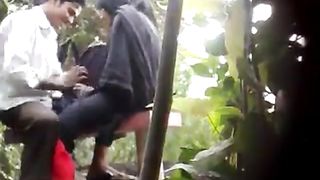 BanglaDeshi Boys and Girls Sex in Park