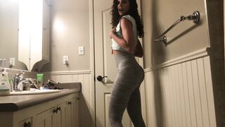 bizarropornos.com - Leggings Squat Workout Panty Poop