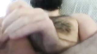 bearded guy cums in his beard